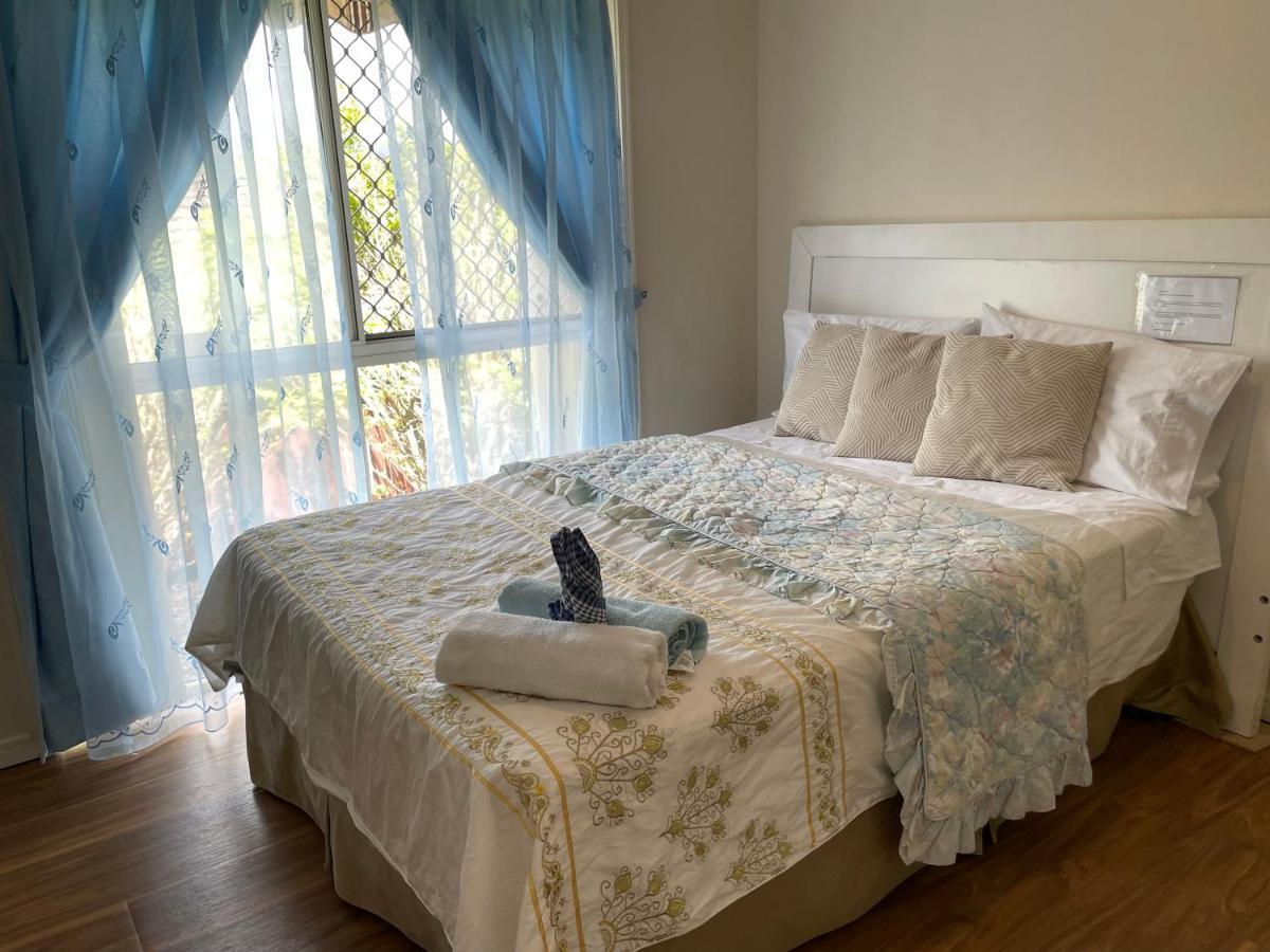 Theme Parks Amituofo Homestay Гоулд Коуст Екстериор снимка